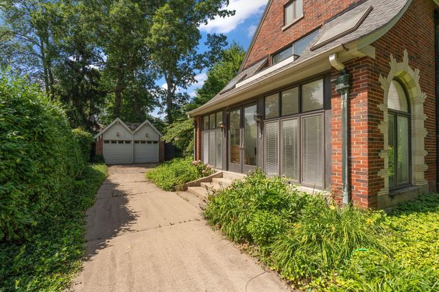 213 Kenwood Place, Michigan City, IN 46360