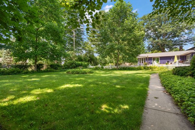 213 Kenwood Place, Michigan City, IN 46360