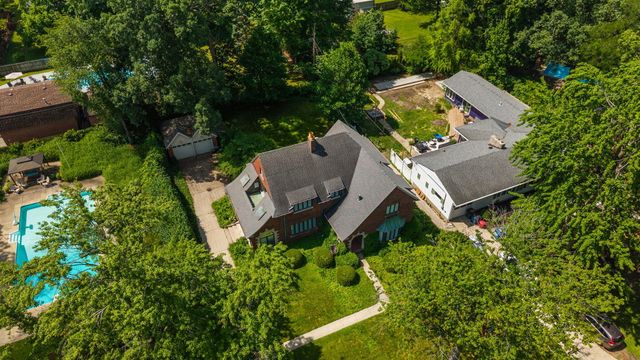 213 Kenwood Place, Michigan City, IN 46360