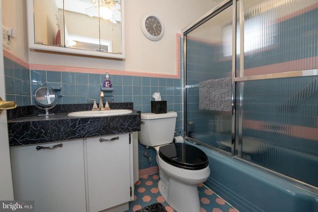 1180 BALLYTORE RD, Huntingdon Valley, PA 19006