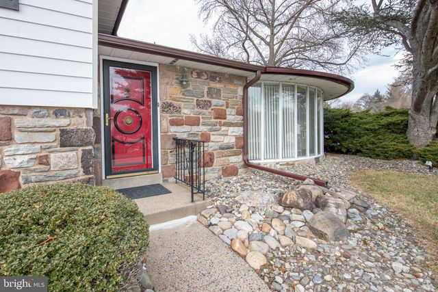 1180 BALLYTORE RD, Huntingdon Valley, PA 19006