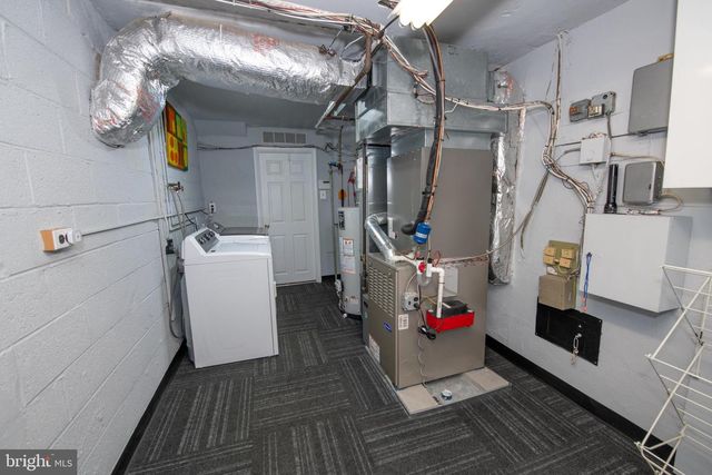 1180 BALLYTORE RD, Huntingdon Valley, PA 19006