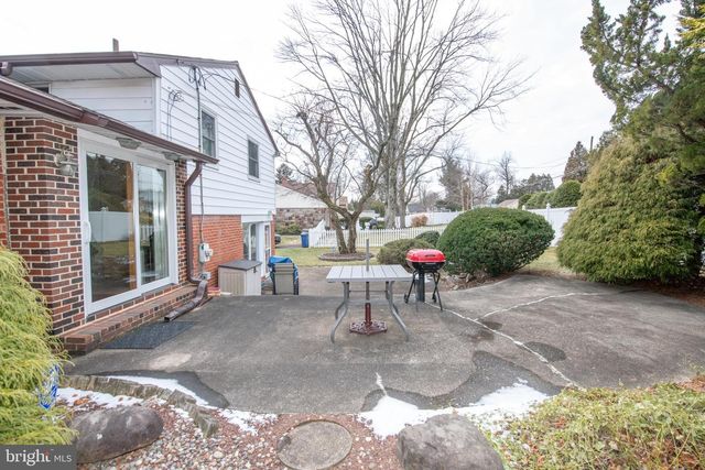 1180 BALLYTORE RD, Huntingdon Valley, PA 19006