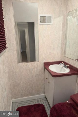 1180 BALLYTORE RD, Huntingdon Valley, PA 19006