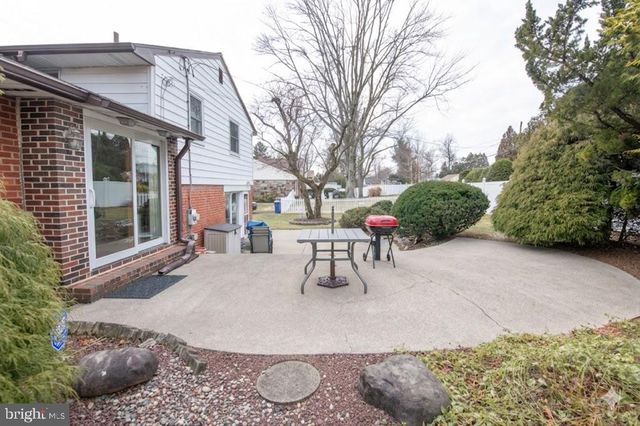 1180 BALLYTORE RD, Huntingdon Valley, PA 19006