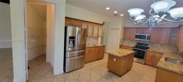 8765 SW 208th St, Cutler Bay, FL 33189