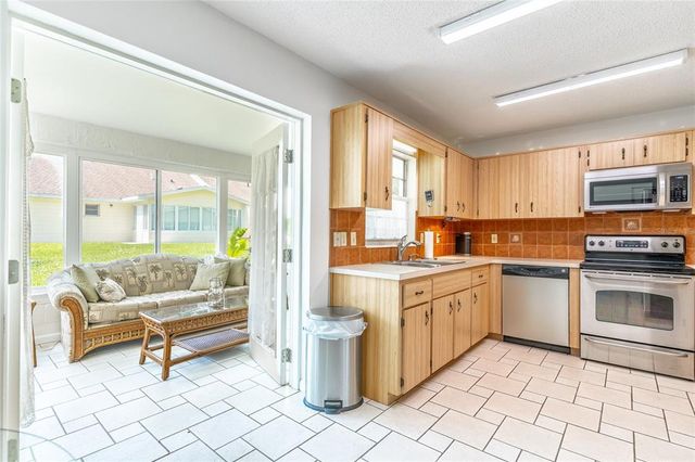 8872 SW 92ND PLACE F, Ocala, FL 34481