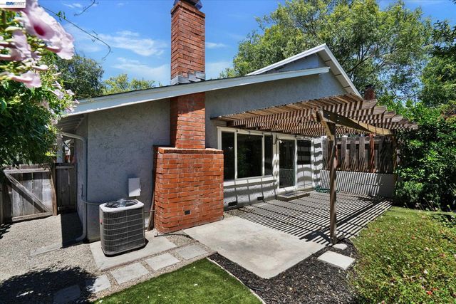 1105 Glengarry Ln, Walnut Creek, CA 94596