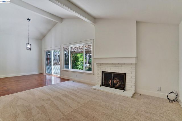 1105 Glengarry Ln, Walnut Creek, CA 94596