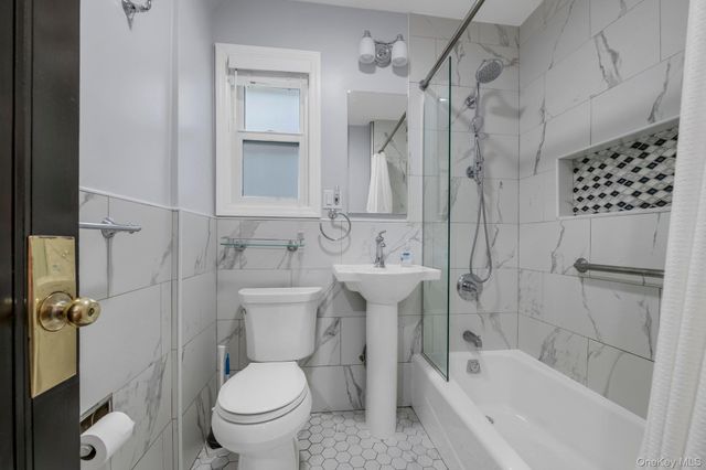 2422 St Raymonds Avenue, Bronx, NY 10461