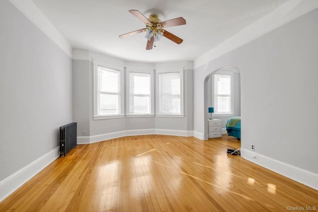 2422 St Raymonds Avenue, Bronx, NY 10461