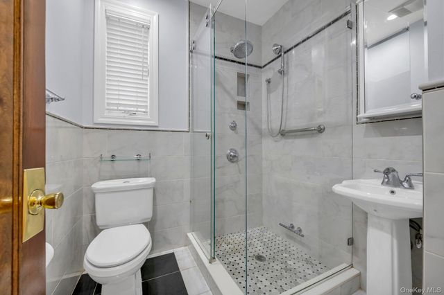 2422 St Raymonds Avenue, Bronx, NY 10461
