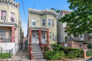 2422 St Raymonds Avenue, Bronx, NY 10461