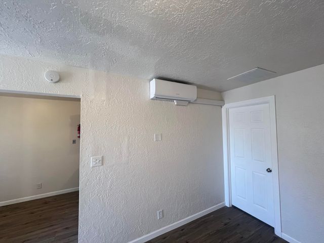911 Alvarado Drive SE 4, Albuquerque, NM 87108