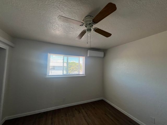 911 Alvarado Drive SE 4, Albuquerque, NM 87108
