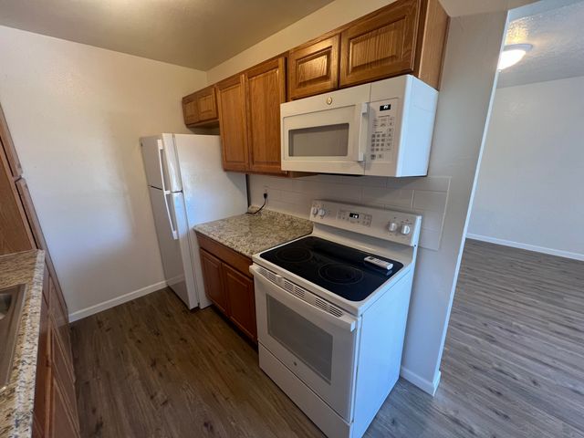 911 Alvarado Drive SE 4, Albuquerque, NM 87108