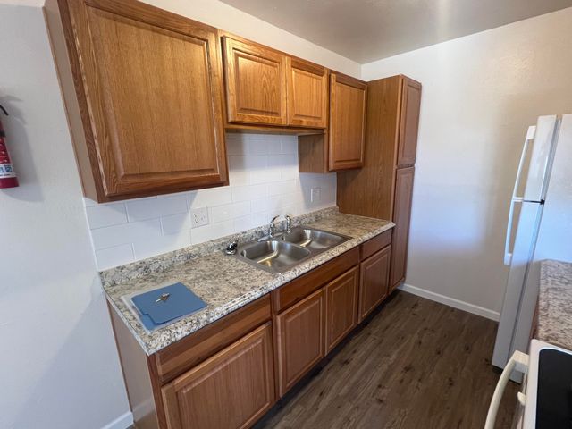 911 Alvarado Drive SE 4, Albuquerque, NM 87108