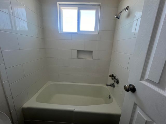 911 Alvarado Drive SE 4, Albuquerque, NM 87108