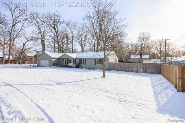 22155 Maplelawn Avenue, Taylor, MI 48180