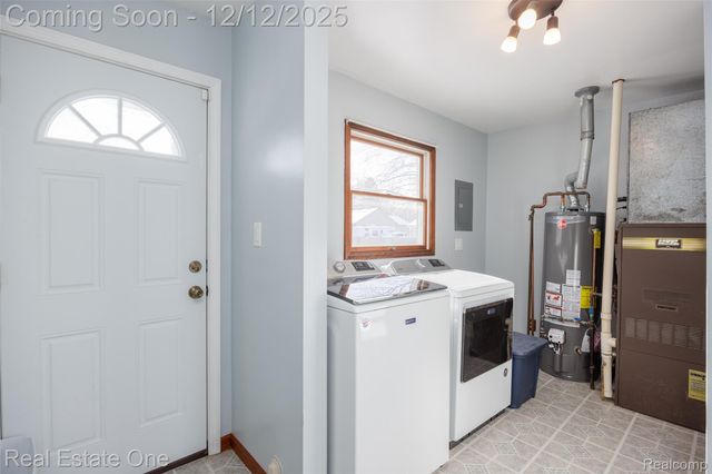 22155 Maplelawn Avenue, Taylor, MI 48180