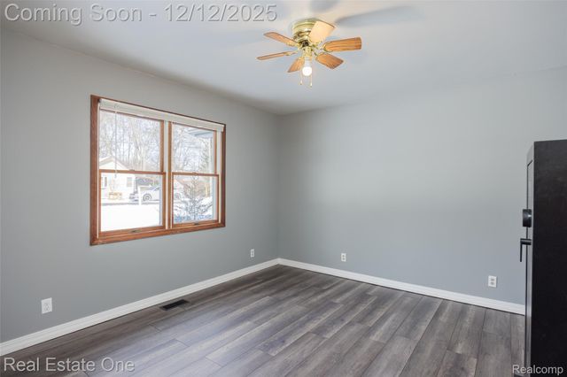 22155 Maplelawn Avenue, Taylor, MI 48180