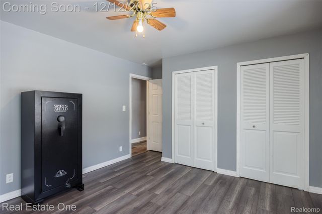 22155 Maplelawn Avenue, Taylor, MI 48180