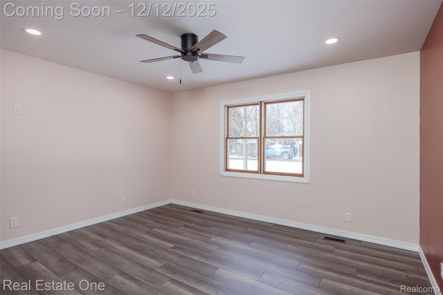 22155 Maplelawn Avenue, Taylor, MI 48180