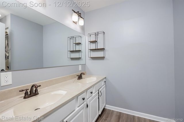 22155 Maplelawn Avenue, Taylor, MI 48180