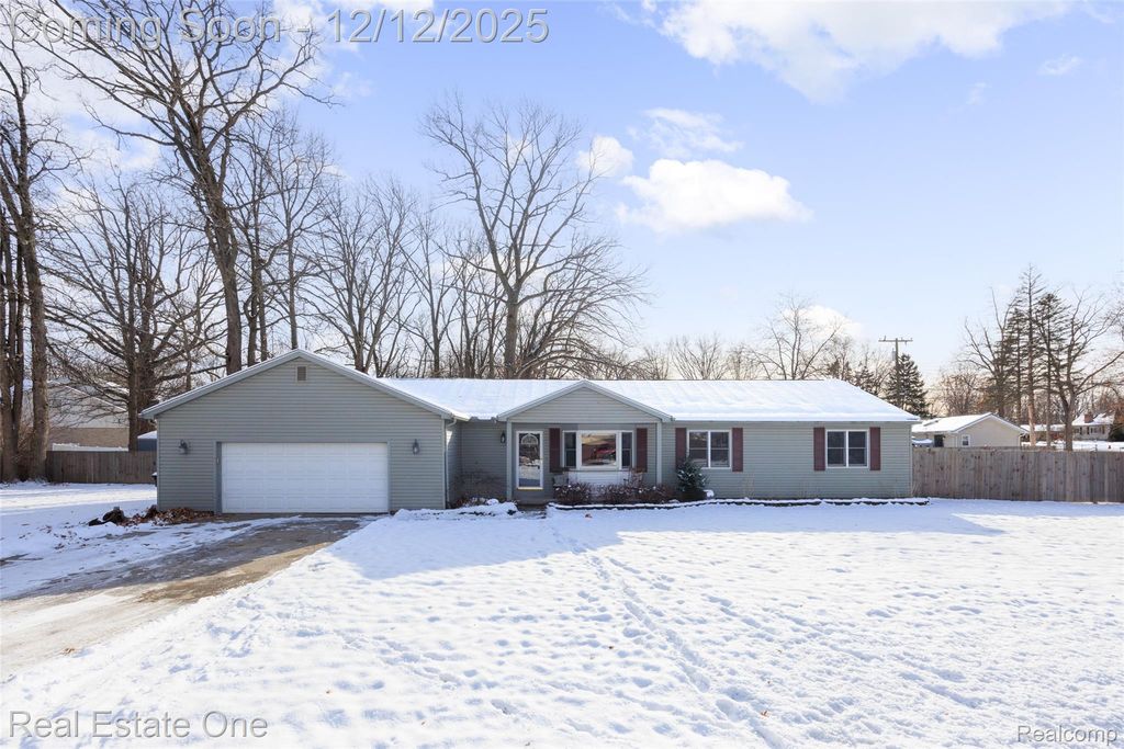 22155 Maplelawn Avenue, Taylor, MI 48180