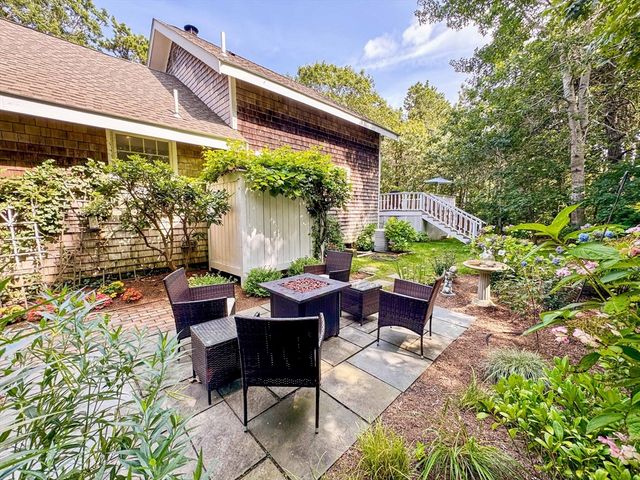 58 Road To The Plains, Edgartown, MA 02539