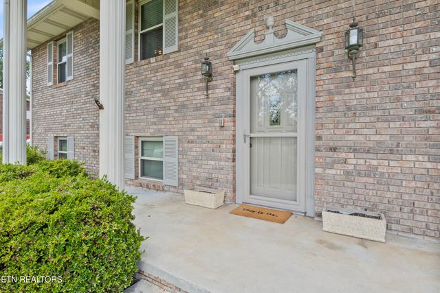 7509 Shaker Drive, Knoxville, TN 37931