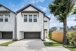 107 Frawley Street, Houston, TX 77009