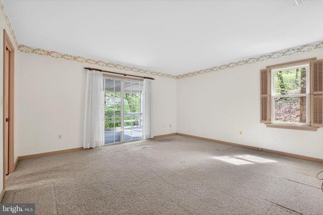 9 BROWNSTONE DR, Hershey, PA 17033
