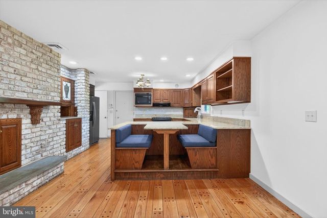 9 BROWNSTONE DR, Hershey, PA 17033