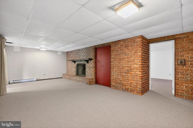 9 BROWNSTONE DR, Hershey, PA 17033