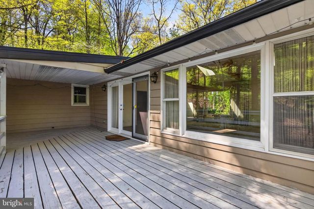 9 BROWNSTONE DR, Hershey, PA 17033
