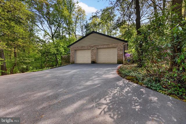 9 BROWNSTONE DR, Hershey, PA 17033