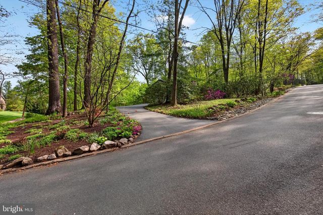 9 BROWNSTONE DR, Hershey, PA 17033