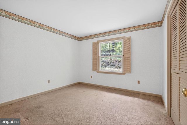 9 BROWNSTONE DR, Hershey, PA 17033