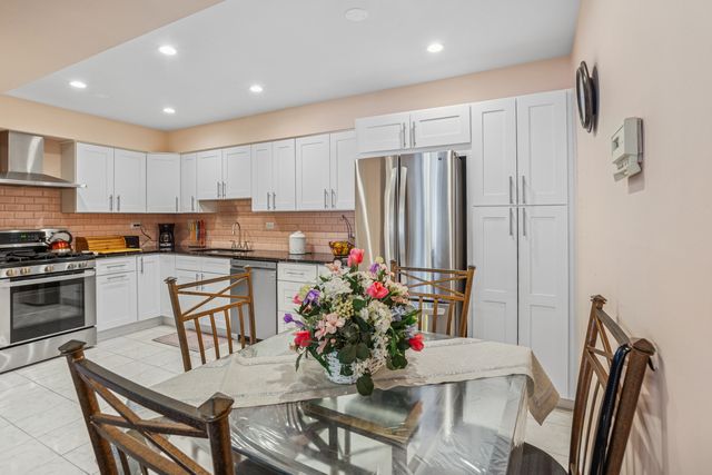 112 Mullingar Court 1C, Schaumburg, IL 60193