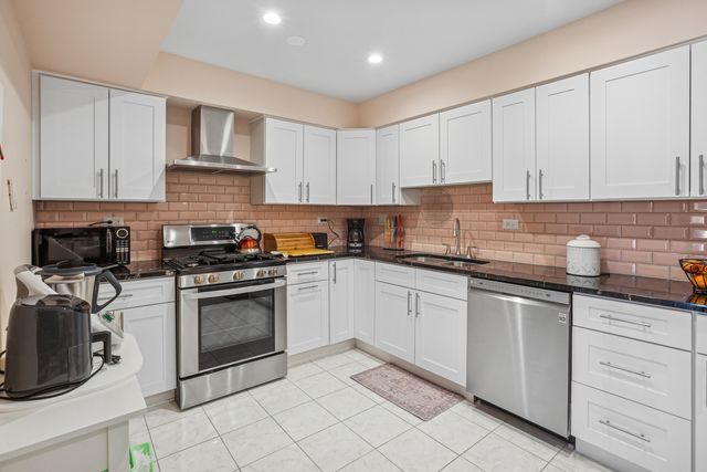 112 Mullingar Court 1C, Schaumburg, IL 60193