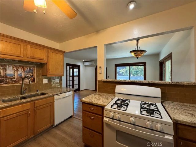 2022 Dawson Avenue, Signal Hill, CA 90755