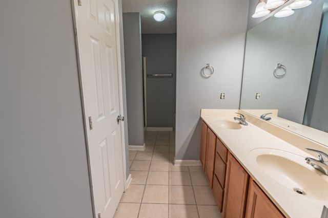 1214 Timber Creek Dr, Murfreesboro, TN 37128