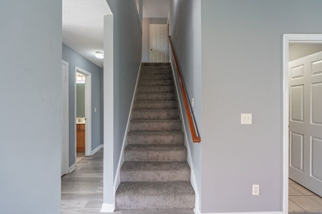 1214 Timber Creek Dr, Murfreesboro, TN 37128