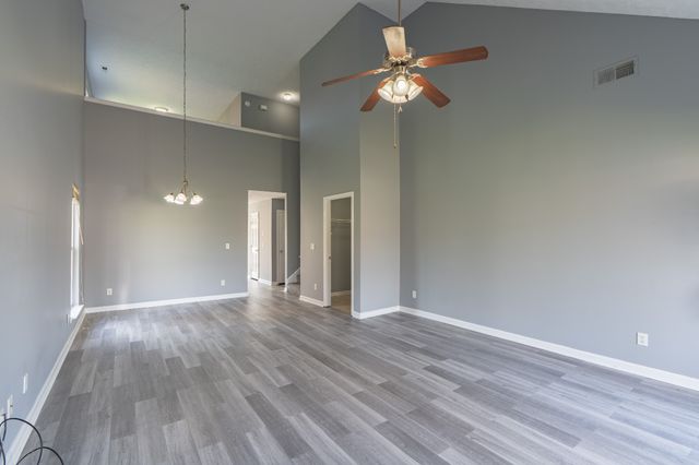 1214 Timber Creek Dr, Murfreesboro, TN 37128