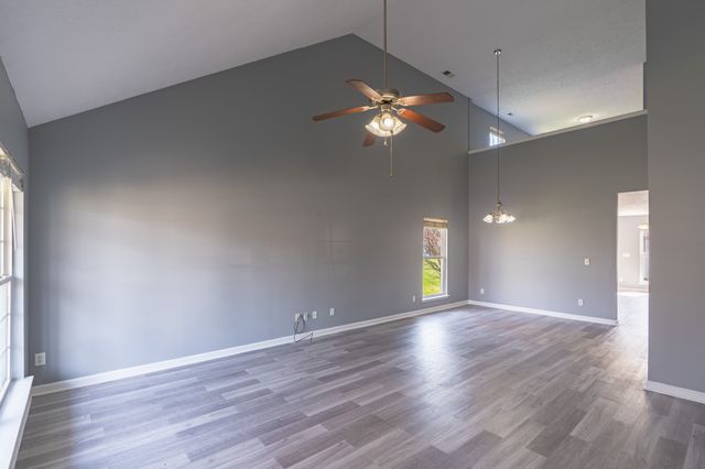 1214 Timber Creek Dr, Murfreesboro, TN 37128