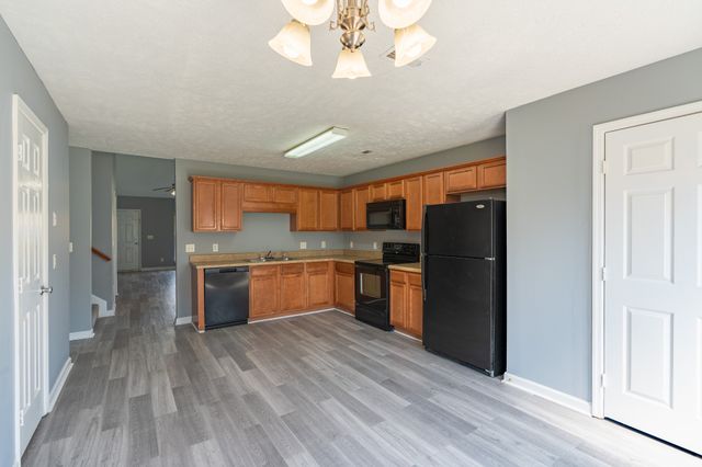 1214 Timber Creek Dr, Murfreesboro, TN 37128