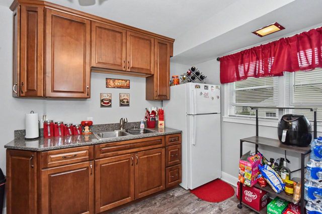 4040 N 49th STREET, Milwaukee, WI 53216