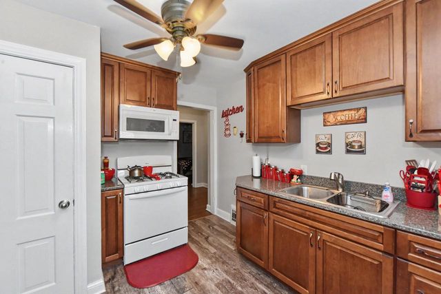 4040 N 49th STREET, Milwaukee, WI 53216