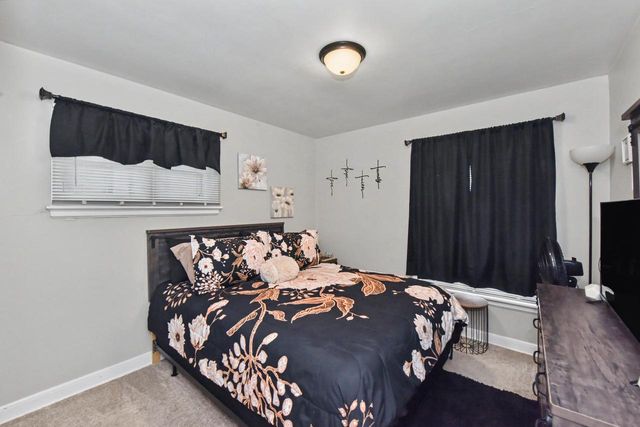 4040 N 49th STREET, Milwaukee, WI 53216